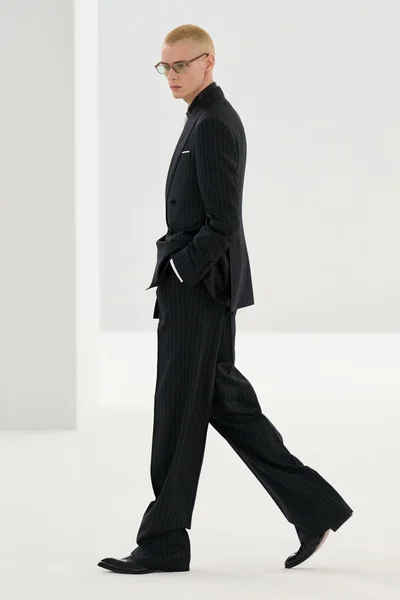 Look 3